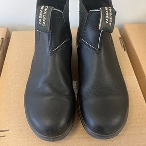 COPY - Black Blundstones Womens Boots Size 8